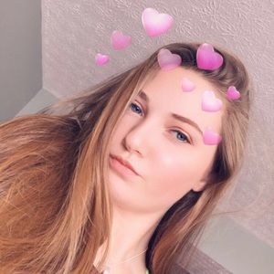 Meet your Posher, Chloe